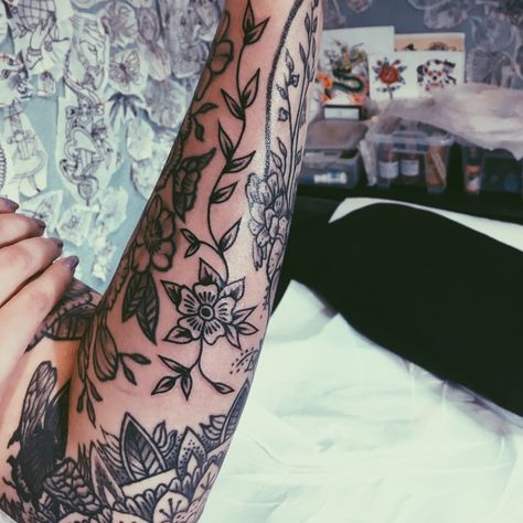 Mandala Sleeve, 16 Tattoo, Inspiration Tattoos, S Tattoo, Skin Art, Piercing Tattoo, Love Tattoos, Get A Tattoo, Pretty Tattoos