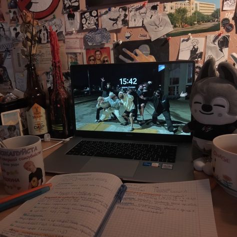 aesthetic studying with stray kids Skz Stay Aesthetic, Skz Core Aesthetic, Stay Aesthetic Skz, Stay Aesthetic, Stay Core, Stray Kids Aesthetic, Skz Aesthetic, Room Ideas Aesthetic, Kids Study