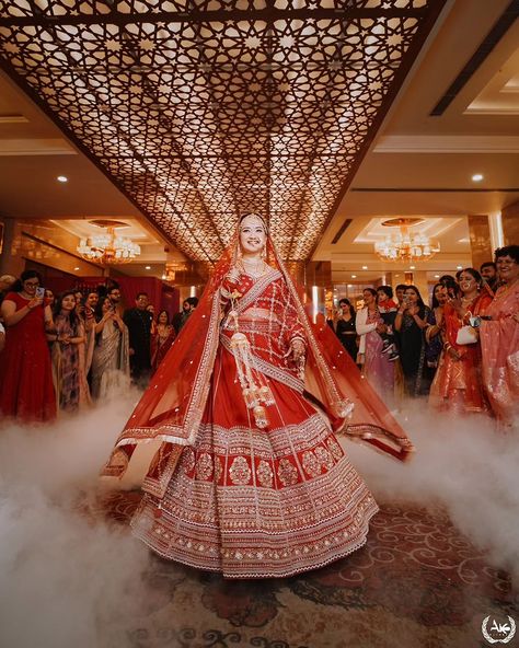 In a breathtaking fusion of tradition and charm, the Kumaoni bride and Kashmiri groom captivated everyone with their love story. Their enchanting presence and delightful union left everyone in awe, as they beautifully blended their distinct cultures into a seamless celebration of joy and affection. Their radiant smiles and heartfelt connection made the day truly unforgettable. Our bride and groom - @wattalicious @hiyachauhan By @abhinavkanyal_akclicks Lehanga @bridesofsabyasachi Makeup by... Kumaoni Bride, Makeup Photography, Bride And Groom, Love Story, The Day, Celebrities, Makeup, Photography, Beauty