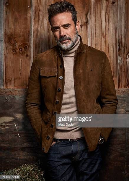 Jeffrey Dean Morgan, Sharp, December/January 2016 Jeffrey Morgan, Winter Outfits For Men, Fashion Leather Jacket, Jeffery Dean, Hilarie Burton, Professional Outfit, Business Wardrobe, Slim Fit Blazer, Suede Leather Jacket