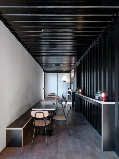 Shipping Container Cafe, Container Coffee Shop, Container House Interior, Shipping Container Office, Container Restaurant, Industrial Cafe, Container Cafe, Cafe Seating, Container Office