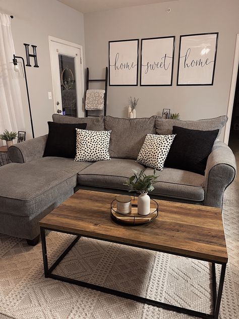 Grey Sofa Living Room, Grey Couch Living Room, Apartment Decorating Living, Living Room Decor Gray, Apartment Living Room Design, Small Living Room Decor, Living Room Decor Cozy, Apartment Decor Inspiration, Home Design Living Room