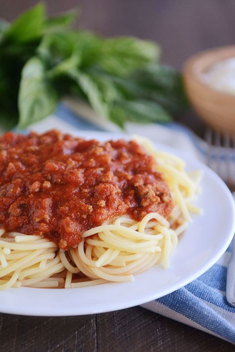 The Best Homemade Spaghetti Sauce Best Homemade Spaghetti, Mels Kitchen Cafe, Best Homemade Spaghetti Sauce, Mels Kitchen, Homemade Staples, Spaghetti Sauce Recipe, Homemade Spaghetti Sauce, Canned Tomatoes, Homemade Spaghetti