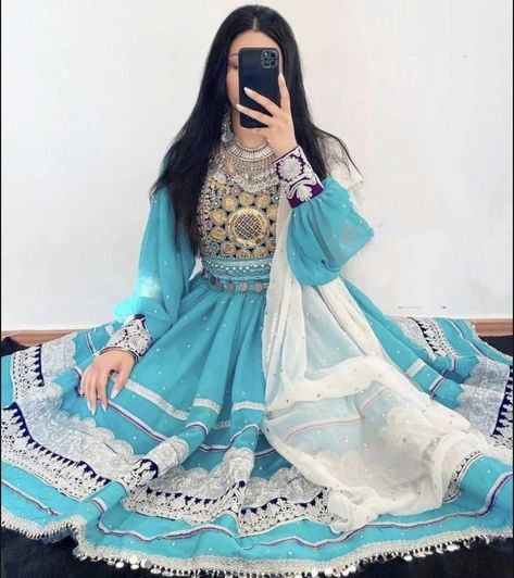 Gand Afghani, Afghanistan Food, Afghan Culture, Afghani Dresses, Afghani Dress, Asian Dresses, Afghani Clothes, Latest Bridal Lehenga, Afghan Wedding