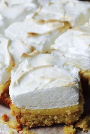 Lemon Meringue Recipe, Lemon Meringue Cheesecake, Australia Food, Biscuits Easy, Slices Recipes, Lemon Meringue Pie, A Piece Of Cake, Meringue Pie, Lemon Desserts