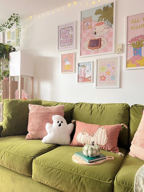 Pink Couch, Green Halloween, Ghost Pillow, Pumpkin Pillow, Green Couch, Dream Apartment Decor, Pink Pumpkin, Pumpkin Pillows, Cosy Corner