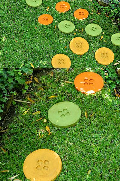 Play Garden, Jardim Diy, Garden Stepping Stones, Meteor Garden 2018, Stones Diy, Diy Buttons, Room Deco, Garden Living, Animal Crossing Qr