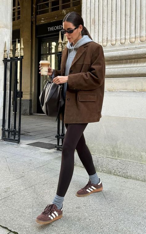 Brown Sneaker Outfits Women, Chic Athletic Outfits, Brown Tennis Shoes Outfit, Elevated Office Outfits, Black Leggings Brown Boots Outfit, Brown Athleisure Outfit, Spain Outfit Winter, Comfy Chic Outfits Winter, English Outfit Woman