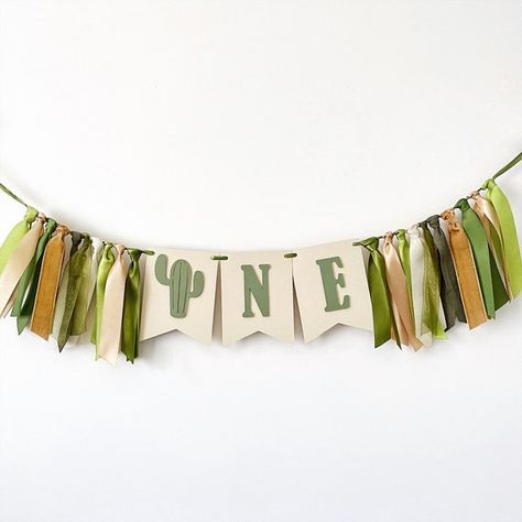 Cactus Letters, Fiesta 1st Birthday, Cactus Banner, Cake Smash Pictures, Cactus Cake, Circle Garland, Boys 1st Birthday Party Ideas, Green Sand, One Banner