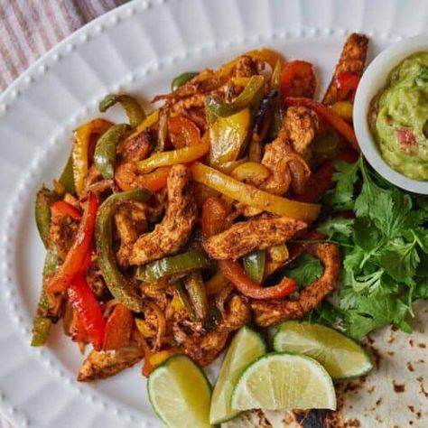 Air Fryer Chicken Fajitas - Cooking With Coit Air Fryer Chicken Fajitas, Easy Chicken Fajitas, Fajita Spices, Easy Delicious Dinners, Homemade Fajita Seasoning, Chicken Fajita Recipe, Fajita Recipe, Fajita Seasoning, Air Fryer Dinner Recipes