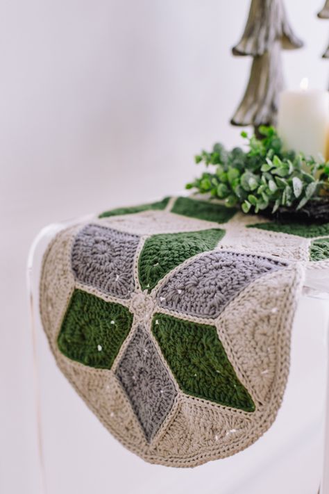 Evergreen Quilt-Inspired Crochet Table Runner - I Like Crochet Christmas Crochet Runner Free Pattern, Crochet Table Runner Christmas, Christmas Table Runner Crochet, Christmas Crochet Tablecloth, Christmas Table Runner Crochet Pattern, Crochet Christmas Table Runner Pattern, Christmas Crochet Table Runner, Crochet Christmas Runner, Crochet Christmas Table Runner