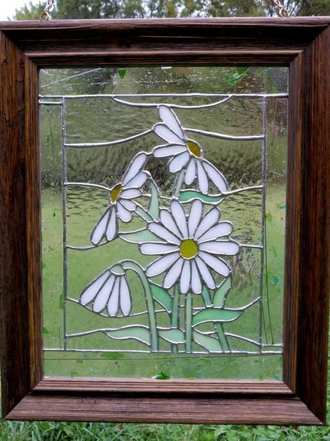 Stained Glass Soldering, Glass Soldering, Stained Glass Paint, Stained Glass Decor, Mosaic Flowers, Stained Glass Flowers, Stained Glass Diy, Stained Glass Crafts, Art Stained