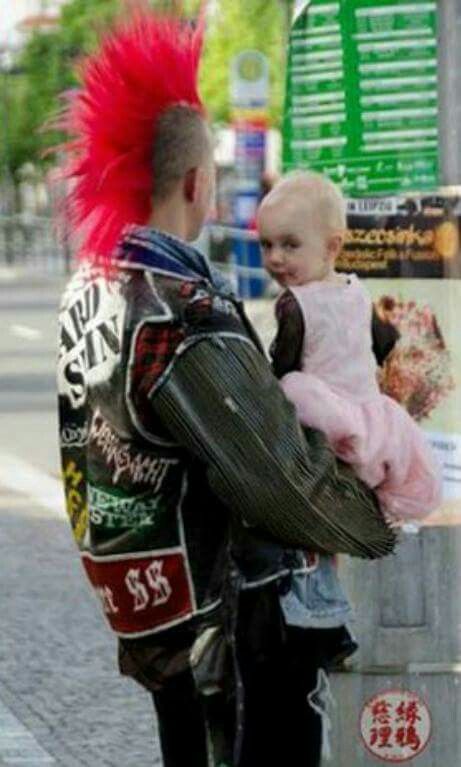 Punks 70s, Punk Subculture, Punk Love, Punk Baby, Punk Boy, 80s Punk, Punk Culture, Mohawks, Punk Aesthetic