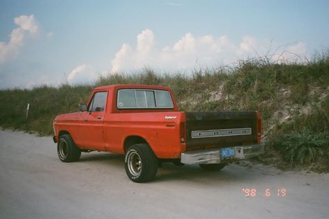 #vintageford #vintagecar #redtruck #pickuptruck Orange Pickup Truck, Pick Up Truck Aesthetic, Peaches Aesthetic, Red Pick Up Truck, Red Pickup Truck, Gravity Falls Characters, Muscle Truck, Big Sky Montana, Corner Couch