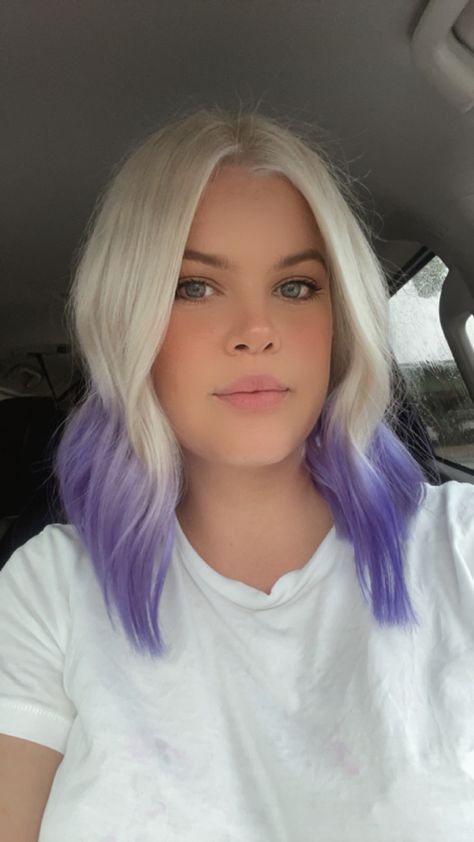 Magenta Hair With Blonde Money Piece, Short Blonde Hair With Purple Tips, Colorblock Blonde Hair, Purple And Blonde Short Hair, Summer Hair Color For Blondes Fun, Colored Ends Of Hair Blonde, Blonde Hair With Fashion Colors, Purple Ends Hair Blonde, Blonde Hair With Pops Of Color