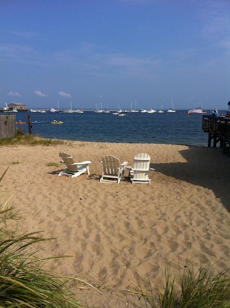 Great view of #Provincetown Harbor and Fishermen's Wharf. Roadtrip Ideas, Cap Code, Provincetown Cape Cod, Coastal Girl, Adirondack Style, Fishermans Wharf, Green Travel, Beach Side, Quiet Beach