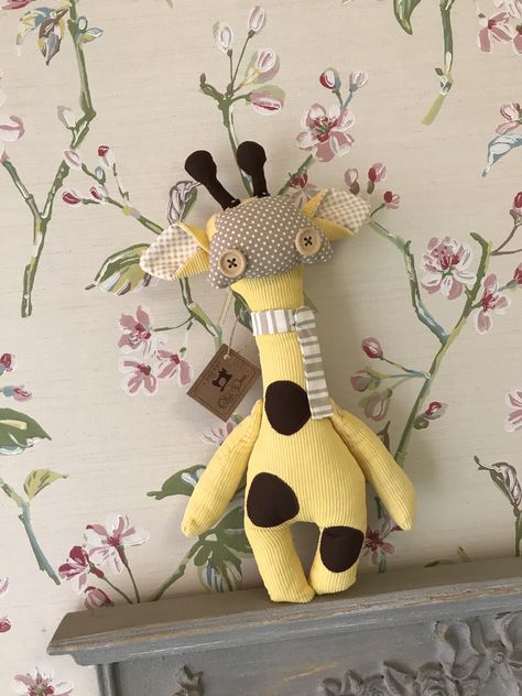 Diy giraffe doll Sewing Tutorials Free, Diy Videos, Sewing Toys, Diy Doll, Free Sewing, Olaf The Snowman, Hello Everyone, Sewing Tutorials, Dolls