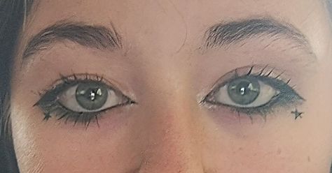 Eyeliner today! Downturned Eyeliner, Dog Eyeliner, Puppy Eyeliner, Star Eyeliner, Makeup Inspo, Eyeliner, Cinnamon, Puppies, Makeup