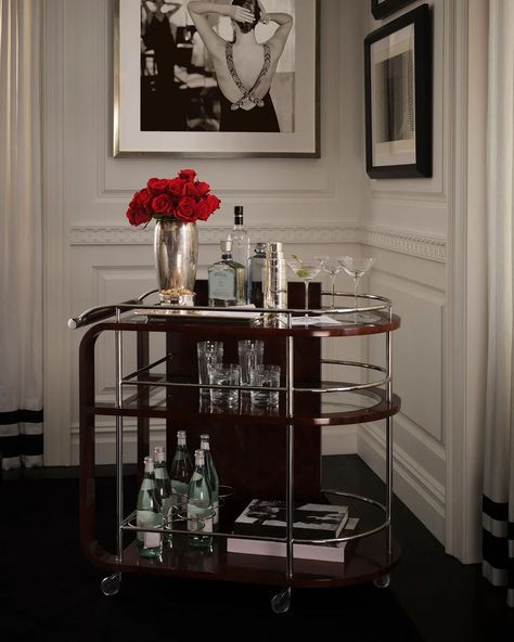 Ralph Lauren Home on Instagram: “The Duke Bar Cart is inspired by 1930s-era glamour. Discover the Modern Penthouse collection via the link in bio. #RalphLaurenHome” Ralph Lauren Bar, Modern Penthouse, Modern Bar Cart, Bar Cart Styling, Vintage Bar Carts, Dream Apartment, Dream House Interior, Ralph Lauren Home, Dream House Decor