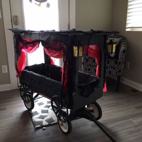 Coffin Stroller Costume, Witch Wagon Halloween, Diy Hearse Halloween, Coffin Wagon Halloween, Wagon Halloween Costumes Diy, Diy Halloween Wagon Ideas, Halloween Hearse Carriage, Diy Hearse Wagon, Decorating Wagon For Halloween