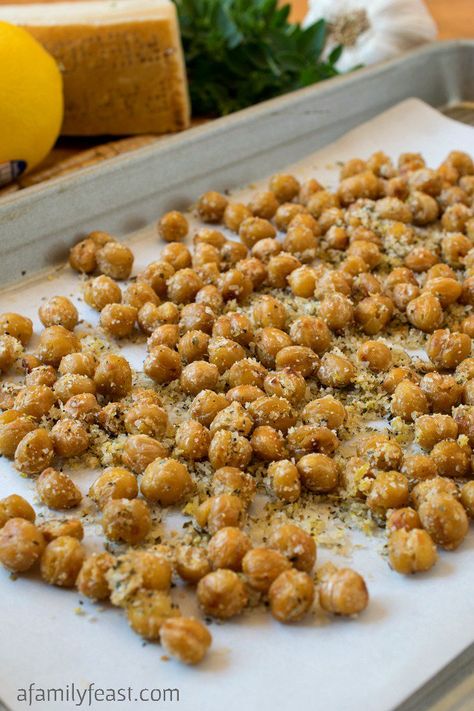 Crispy Parmesan Chickpeas - A delicious, healthy snack that takes just minutes to make! Bagel Sandwich Ideas, Healthy Snack For Kids, Snack For Kids, Healthy Snack Ideas, Sandwich Ideas, Bagel Sandwich, Chickpea Recipes, Good Healthy Recipes, Snack Ideas