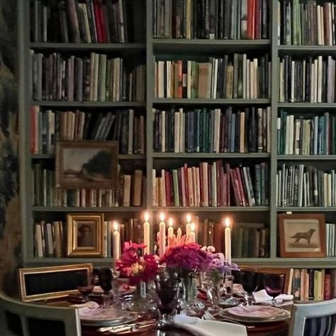 Ann Dennis on Instagram: "It doesn’t get much cozier than this! I have always liked the idea of a library dining room….the addition of books makes a room more intimate. It truly is a perfect combination of sophistication and warmth…and makes a room more interesting. In one of our homes I had a dining room with bookshelves on three walls..a fireplace on the other. It was fabulous as all of the books were in categories..art, interior design, gardens, fashion, cookbooks, fiction & non-fiction. I styled mine with blue and white porcelain with the books. It is perfect for not only dining, but playing games, reading and working on projects…I think library dining areas are charming and add character and depth to an interior. This image is beautiful with the tapestry and area rug plus the beau Library Dining Room, Room With Bookshelves, Dining Room Library, Eaton Square, Room Library, Dining Room Fireplace, Bookcase Wall, Home Libraries, Home Library