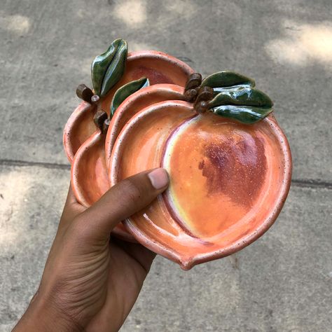 Peach Pottery, Clay Peach, Peach Dish, Peach Ceramic, Peach Bowl, Clay Art Projects, Handmade Bowl, Clay Sculpture, Pottery Painting