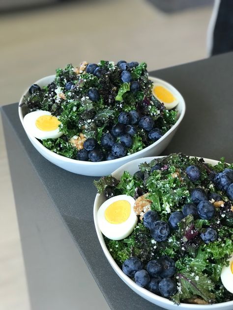 Antioxidant Salad, Salad With Blueberries, Plant Based Meal, Holistic Recipes, Seasonal Salad, Superfood Salad, Green Juice Recipes, Organic Blueberries, Whole Food Diet