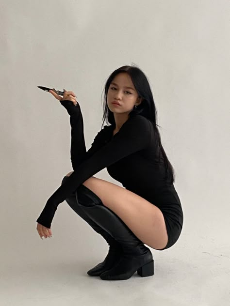 subversive photoshoot Reference Models Woman, Women Posing Ideas, Female Model Aesthetic, Badass Poses, Kpop Pose, Action Photoshoot, Asian Photoshoot, Female Action Poses, Short Bleached Hair