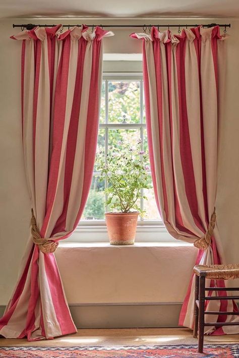 Curtain headings in their many forms bring charm and a gentle playfulness to living rooms. Cottage-pleat curtains are a highly decorative option, fashioned by setting the curtain tape slightly lower down from the top of the fabric. A soft, feminine design, it’s perfectly suited to a traditional country-style interior. Image credit: @torimurphytextiles Living Room Curtain Ideas, Room Curtain Ideas, Living Room Curtain, Neutral Curtains, Country Style Interiors, Bright Furniture, Colourful Living Room Decor, Curtain Headings, Layered Curtains