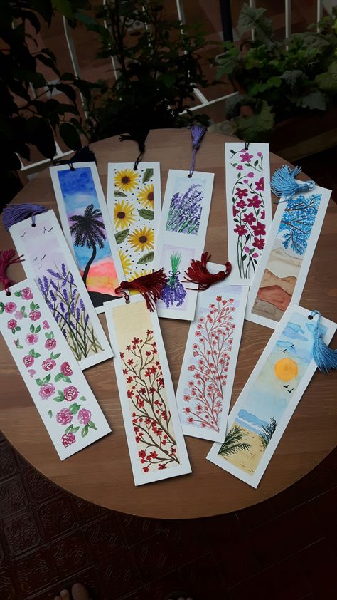 Handmade Bookmark Ideas, Aesthetic Bookmarks, Handmade Bookmarks Diy, Bookmark Ideas, Creative Bookmarks, Bookmark Craft, Hilarious Photos, Watercolor Bookmarks, Cute Bookmarks