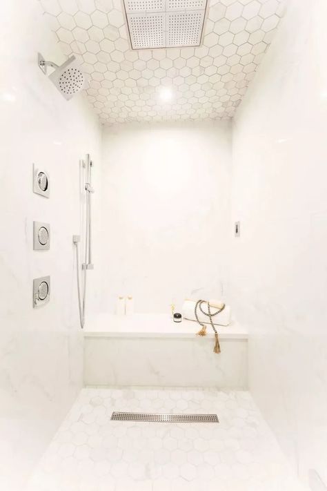 18 Bathroom Ceiling Ideas to Make a Statement Bathroom Ceiling Ideas, Shower Ceiling, Showers Without Doors, Walk In Shower Ideas, Walk In Showers, Modern Style Bathroom, Best Bathroom Designs, Bathroom Ceiling, Shower Niche