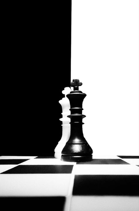 #chess #blackandwhite #chessboard #blackandwhitephotography Chess Black And White, Flamingo Wallpaper, White King, King And Queen, Photography Design, Wallpaper Aesthetic, Black And White Photography, Chess Board, Chess