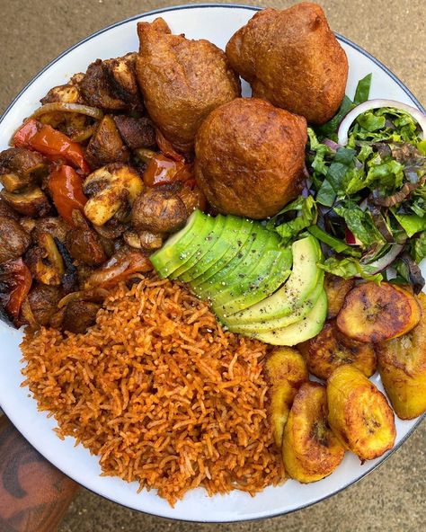 RG on Instagram: “Jollof rice & suya with puff puff 🔥🔥🔥 + a red onion and mixed leaf salad, avocado and plantain 😍😩🙏🏾 ⁣ ⁣ @davidolu_ taught me 👊🏾” African Jollof Rice, Ghanaian Food, Leaf Salad, Culture Aesthetic, Salad Avocado, West African Food, Africa Food, Jamaican Food, Jollof Rice