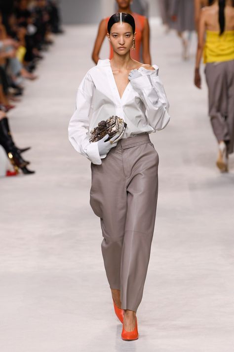 Fendi Fashion, Stylish Work Attire, Fendi Baguette, 2024 Trends, Famous Fashion, Trends 2024, 가을 패션, Spring 2024, 2024 Collection