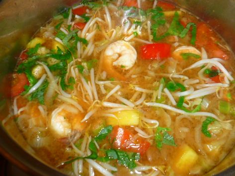 Vietnamese Pineapple Soup, Pineapple Soup Recipe, Vietnamese Sweet And Sour Soup, Vietnamese Hot And Sour Soup, Veitmanese Recipes, Pineapple Soup, Thai Hot And Sour Soup, Hot N Sour Soup, Cooked Tomatoes