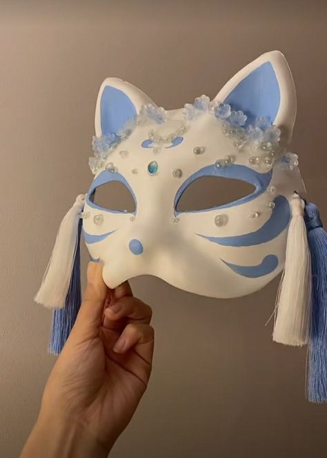 Blue Kitsune Mask, Blue Fox Mask, Kitsune Mask Aesthetic, Mascaras Aesthetic, Kitsune Mask Design, Fox Mask Design, Japanese Cat Mask, Cat Mask Ideas, Fox Mask Kitsune