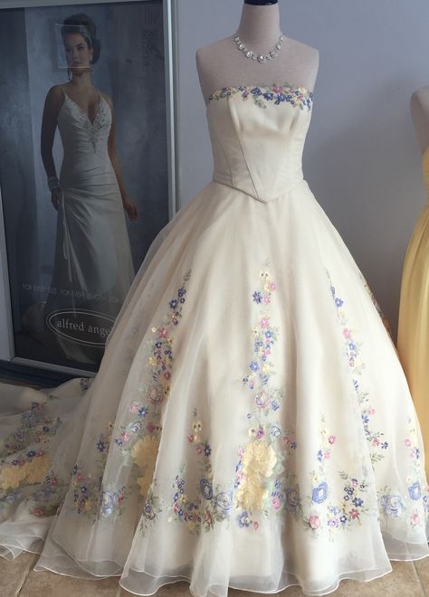 If I could turn the dress form fitting instead of princess Cinderella 2015 Wedding Dress, Disney Cinderella Wedding Dress, Cinderella Wedding Dress, Cinderella Wedding Theme, Movie Wedding Dresses, Disney Princess Wedding Dresses, Disney Princess Wedding, Wedding Dresses Cinderella, Sparkle Wedding Dress