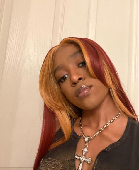 Crazy Colored Hair Ideas, Colored Hair On Brown Skin Women, 2 Tone Hair Color Ideas For Black Women, Burgundy And Blonde Hair Black Women, Red And Blonde Hair Color Black Women, Two Toned Hair Black Women, Two Tone Hair Color Ideas Black Women, Colored Hair On Black Women, Girl Hairstyle