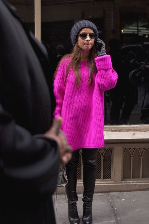 Hot Pink Sweater Outfit, Pink Sweater Outfit, Gros Pull Mohair, Mohair Sweaters, Simple Winter Outfits, Hot Pink Sweater, Pink Jumper, Miroslava Duma, Barbie Mode