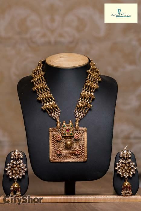 Royal Jewellery, Bridal Necklace Designs, Antique Gold Jewelry Indian, Antique Jewellery Designs, Gold Necklace Indian Bridal Jewelry, Gold Jewelry Stores, Antique Jewelry Indian, Gold Pendant Jewelry, Wedding Jewellery Collection