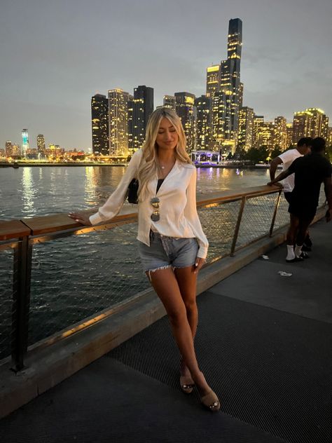 Pier Outfit, Chicago Summer Outfit, Rooftop Bar Outfit, Navy Pier Chicago, Chicago Summer, Chicago Outfit, Bar Outfits, Navy Pier, Boating Outfit