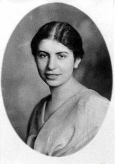 Famous Psychologists, Counselling Theories, Anna Freud, Teaching Psychology, History Of Psychology, Psychology Questions, Ap Psychology, Colleges For Psychology, Abnormal Psychology