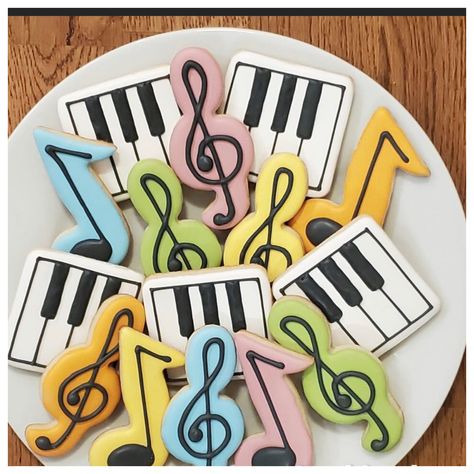 Music Note Cookies Decorated, Music Cookies Decorated, Microphone Cookies, Rock And Roll Birthday, Cooking Decorating, Music Cookies, Easter Sugar Cookies, Piano Recital, Iced Sugar Cookies