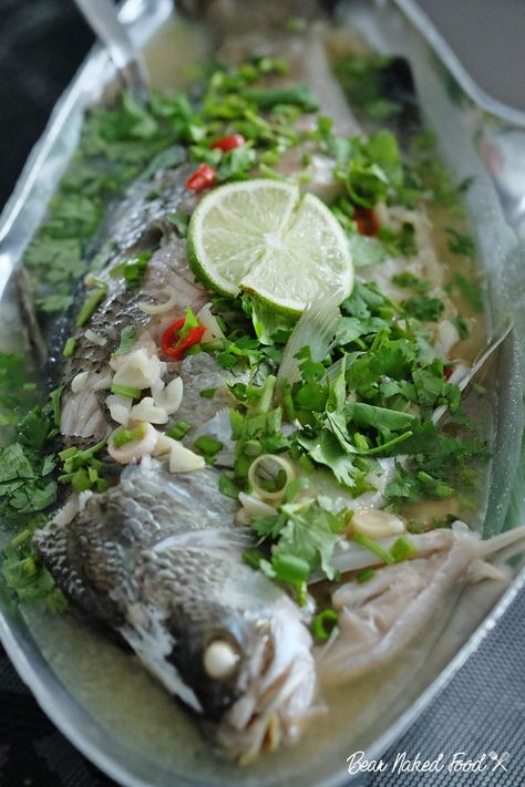 Thai Sea Bass Recipes, Chinese Christmas, King Prawns, Best Spaghetti, Crispy Pork Belly, Comidas Fitness, Steamed Fish, Crispy Pork, Spring Onions