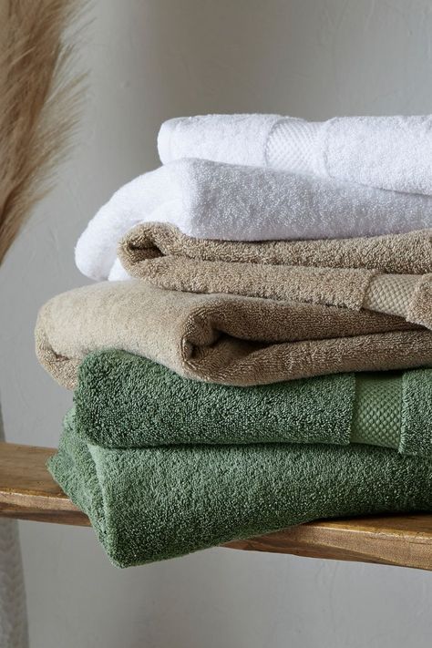 Bathroom Loft, Feeling At Home, Green Towels, Cotton Hand Towels, Towel Colors, Bathroom Collections, Luxury Towels, Towel Collection, 자수 디자인