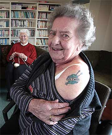 TIGHT KNIT: Metlifecare residents and knitters, Janet Murphy and Gwenda Turfrey, who displays her knitting tattoo. Ta Moko Tattoo, Knitting Tattoo, Visit New Zealand, Knitting Group, Mode Hippie, Knitted Wit, Contest Winner, Knitted Slippers, Young At Heart