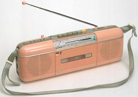 90s Memories, Childhood Memories 70s, 80s Aesthetic, Portable Radio, Music Boxes, Celebrity Design, Cassette Player, All The Feels, Vintage Love