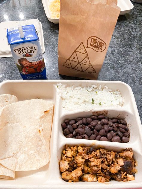 What's inside a Chipotle kids menu - B-Y-O! Chipotle Kids Meal, Chili Corn Salsa, Green Chili Salsa, Organic Chips, Fast Food Places, Kids Meal, Fresh Tomato Salsa, Organic Chocolate, Preschool Age