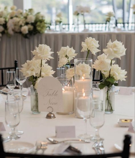 Crazy Rich Asians Wedding, Glass Vase Wedding Centerpieces, White Flower Centerpieces, Bud Vases Wedding, Neutral Wedding Decor, Round Wedding Tables, Table Arrangements Wedding, Minimalist Wedding Decor, White Wedding Theme